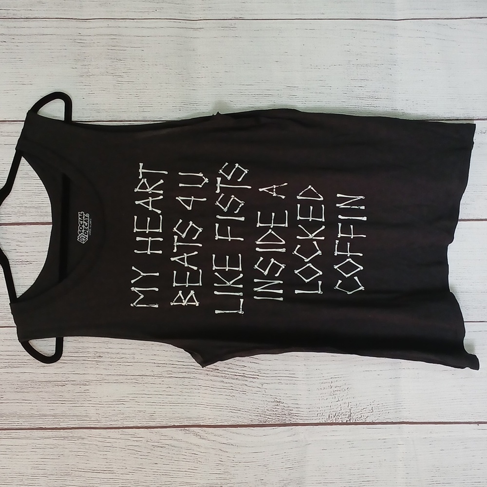 Social Decay graphic muscle tee size L/XL